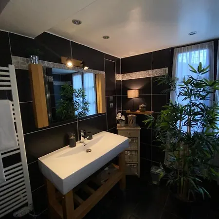 Гостьовий будинок Au Bois Normand 3*